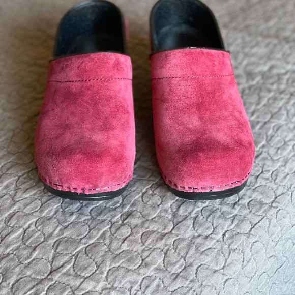 Dansko profesional slip-on-clog 37 red color - Picture 1 of 3